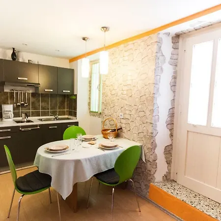 Apartment T & D